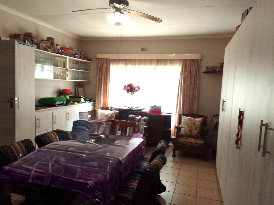 4 Bedroom Property for Sale in Geelhoutpark North West